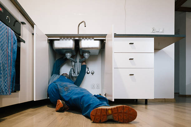 Professional Pipe Repair technician working in Broaddus, TX
